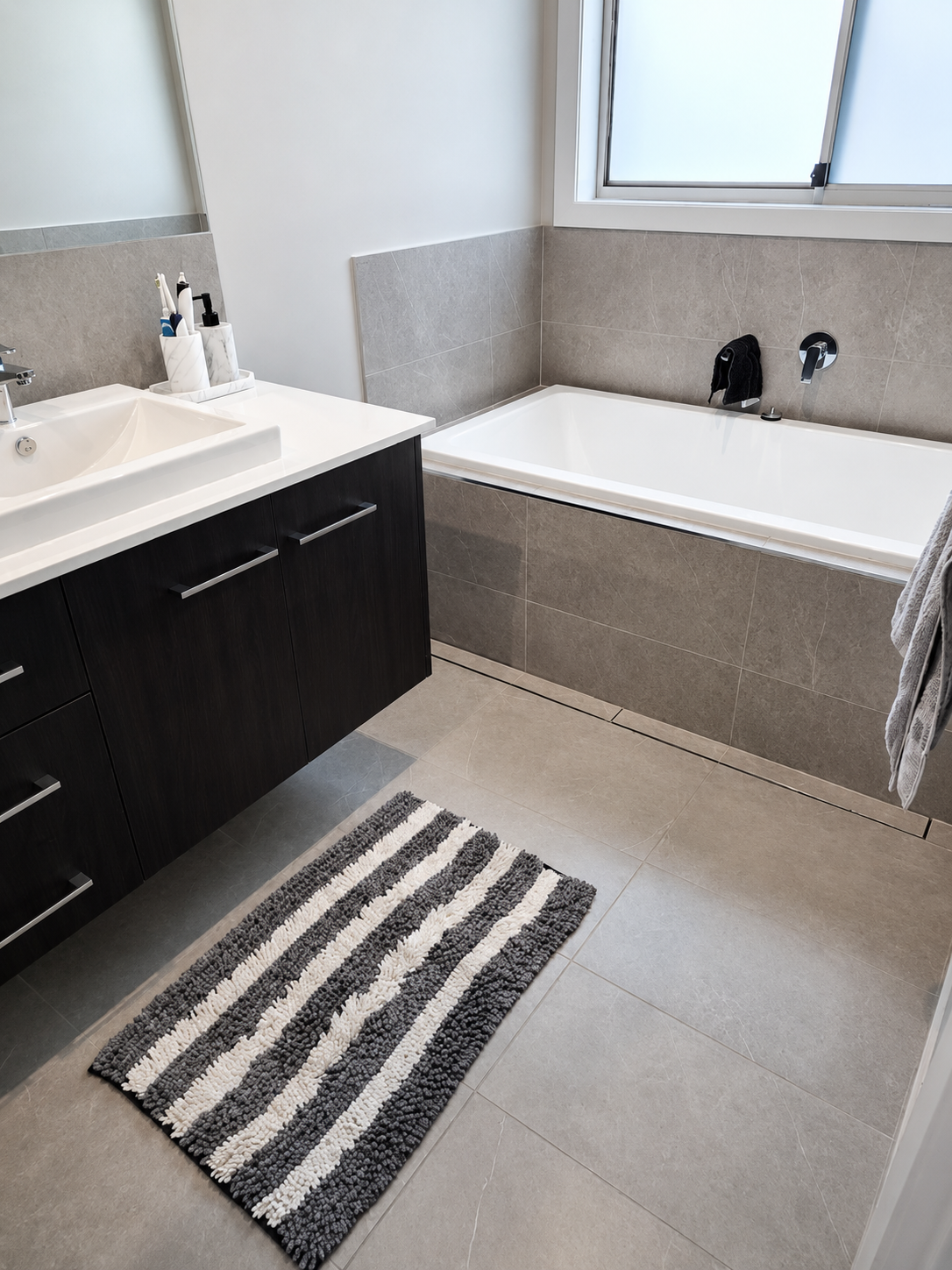 A fresh, tidy bathroom — another recent clean by Kas.